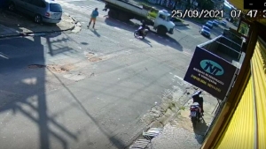 Vídeo: imagens registram atropelamento de criança de 12 anos