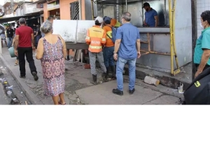 Prefeitura desmonta bar improvisado em parada de ônibus em Ananindeua