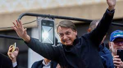 Bolsonaro comemora nova queda no preço da gasolina após ter falado ontem em ‘boa notícia’