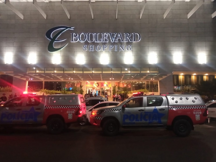 Homem com facão ameaça clientes de restaurante em shopping de Belém