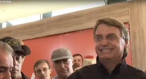 Bolsonaro volta a criticar lucro da Petrobras e pede fim de reajustes