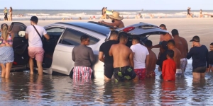 Defesa Civil dá dicas para evitar que veículos sejam tragados pela maré em Salinas; confira