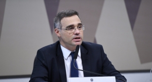 Senado aprova indicação de André Mendonça para o STF