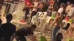 Vídeo mostra pancadaria no show de Zé Vaqueiro no Pará