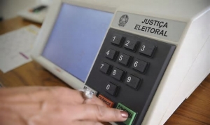 TSE cede às Forças Armadas e aprova uso de biometria em teste de urnas no dia da eleição