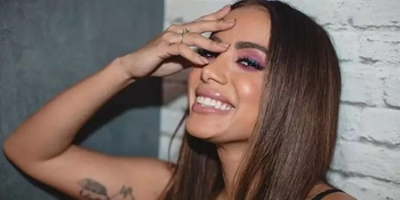 Anitta é usada como &#039;garota propaganda&#039; de vacina da Prefeitura de Ananindeua