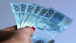 Governo antecipa 13º salário dos aposentados do INSS; calendário de pagamentos já foi definido
